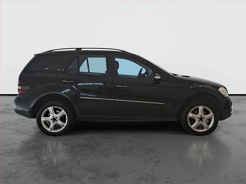 Mercedes-Benz Třídy M (2006) ML 320 CDI , 4X4, Automat - fotka 6 z 17