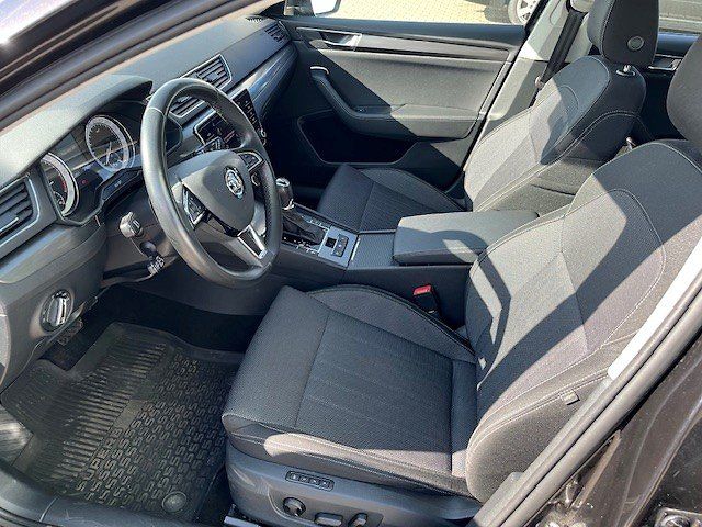 Škoda Superb Ambition Combi - fotka 12 z 15
