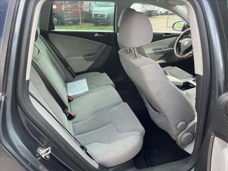Volkswagen Passat 1,9 TDi KLIMA ROZVODY - fotka 12 z 32