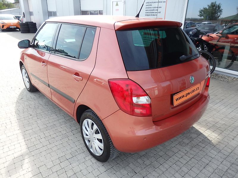 Škoda Fabia 1.4 16V KLIMATIZACE, ESP - fotka 5 z 13