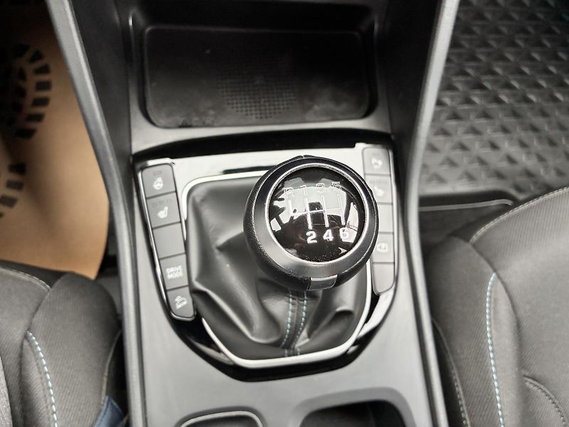 Hyundai Tucson 1.6T-GDi 132kW, REZERVACE - fotka 22 z 30
