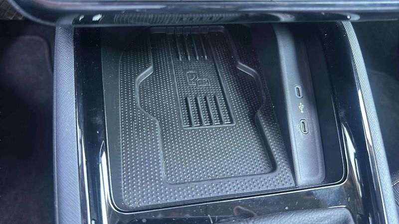 Škoda Kamiq Top Selection 1,0TSI 85kW DSG/ - fotka 15 z 25