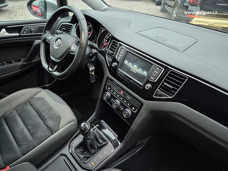 Volkswagen Golf Sportsvan (2016) 1.4TSi 110KW Highline NAVI - fotka 36 z 57