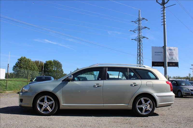 Toyota Avensis 2,2 D4-D  DIG.KLIMA, STK 4/27 - fotka 8 z 24