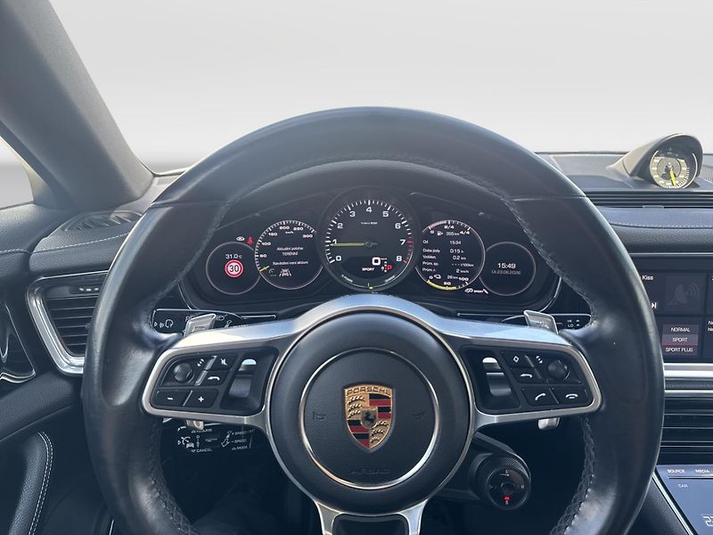 Porsche Panamera (2019) 4 E-hybrid - fotka 17 z 23