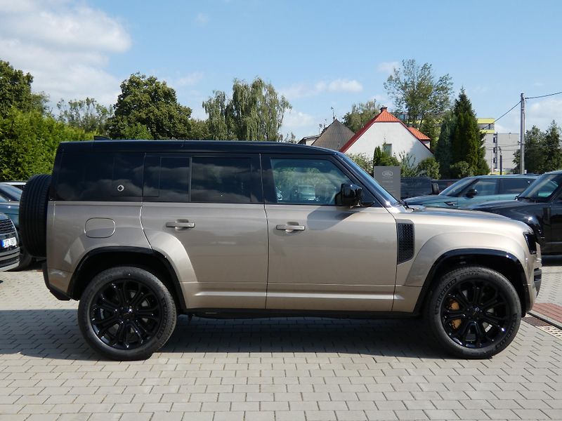 Land Rover Defender 110 4,4 OCTA P635 - fotka 6 z 46