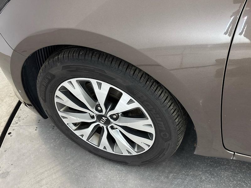 Kia Ceed Exclusive DCT - fotka 27 z 27