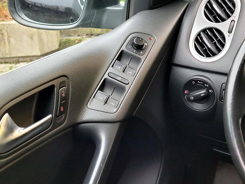 Volkswagen Tiguan 1,4 TSi 4motion SPORT SERV.KN - fotka 37 z 40