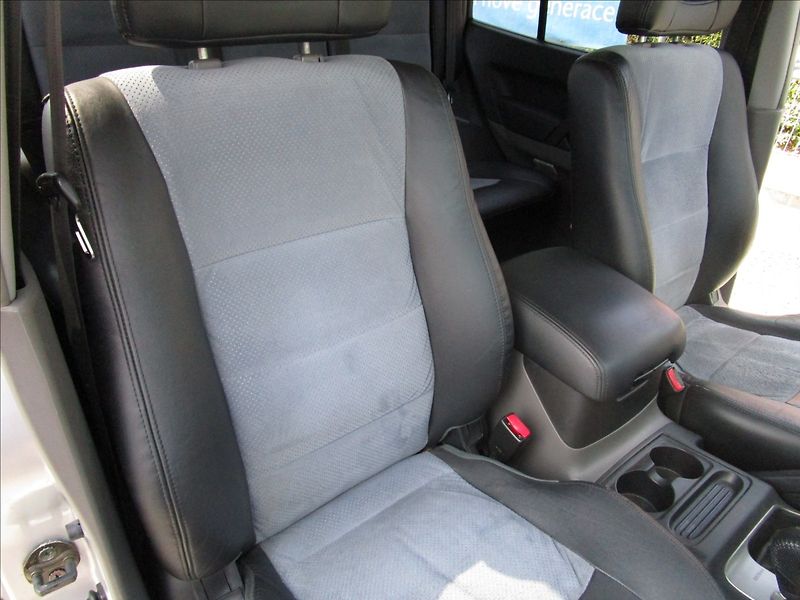 Mitsubishi Pajero 3.2 Di-D, 4x4, aut. klima, 7 m - fotka 22 z 54