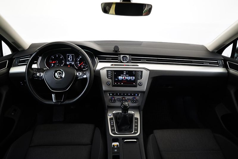 Volkswagen Passat - fotka 5 z 24