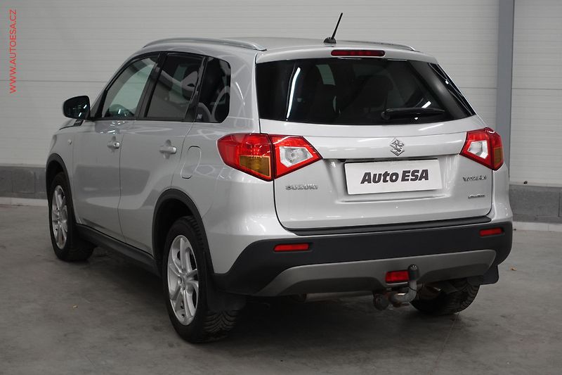 Suzuki Vitara (2016) 1.6 DDiS 4x4, AC, TZ, navi - fotka 6 z 25