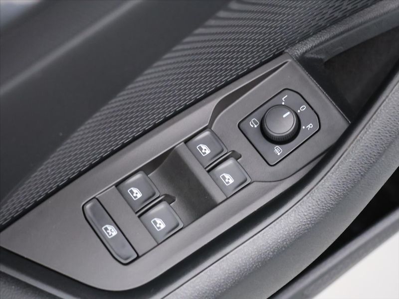 Škoda Octavia 2.0 TDI 110kW DSG Matrix DPH - fotka 15 z 38