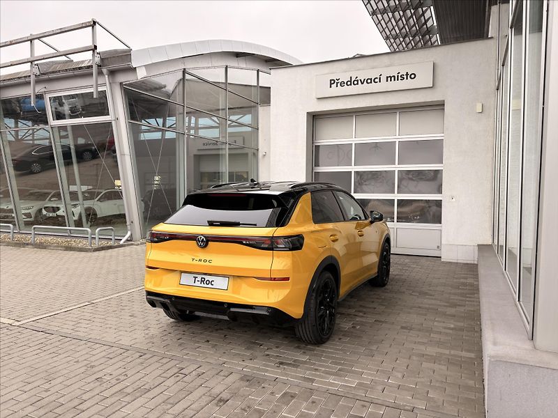Volkswagen T-Roc 1,5 eTSI 110 kW 7DSG  R-Line - fotka 6 z 17