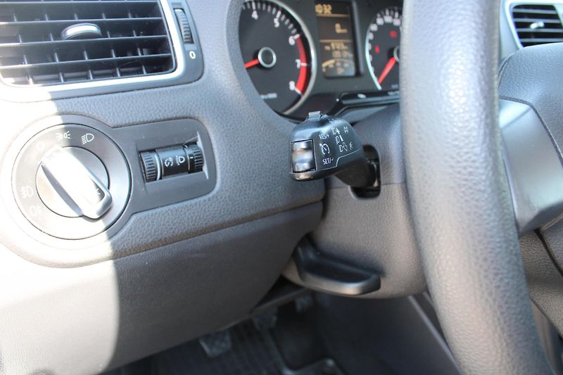Volkswagen Polo (2009) REZERVACE - fotka 17 z 19