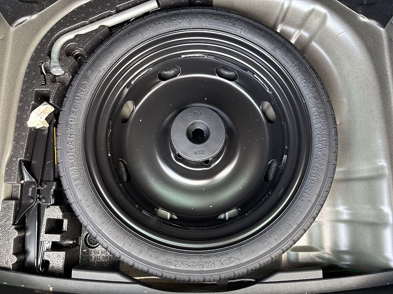 Škoda Karoq (2023) 1.5 TSI Sportline - fotka 29 z 31