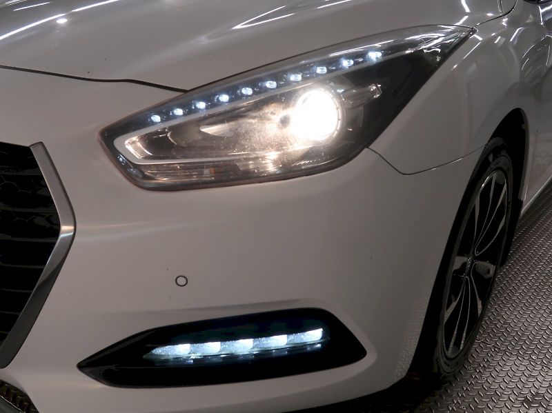 Hyundai i40 (2017) 1.7CRDI 104KW NAVI - fotka 10 z 34