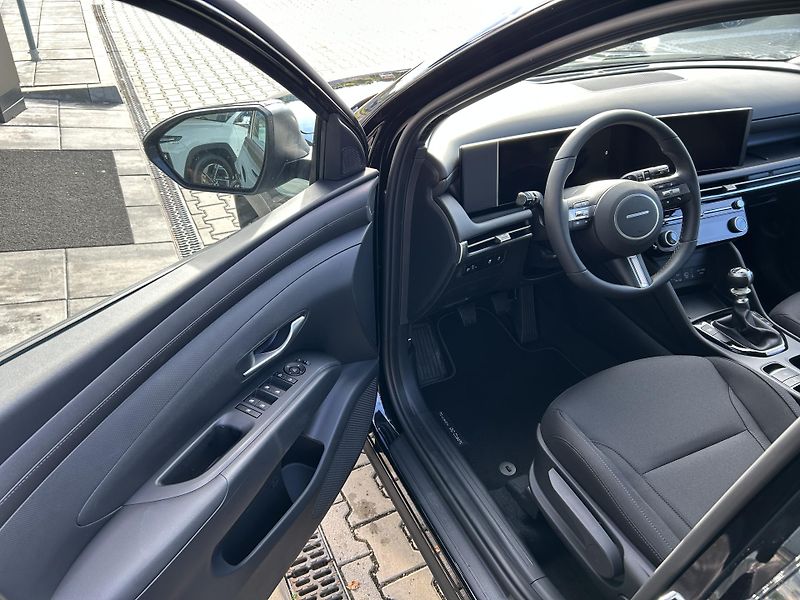 Hyundai Tucson 1,6T-GDI 110kW GO CZECH! FL - fotka 13 z 31