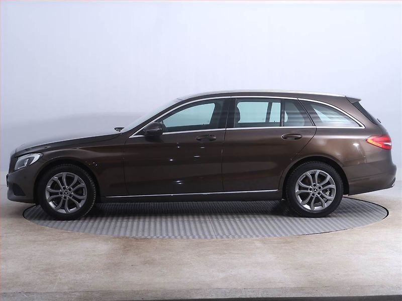 Mercedes-Benz Třídy C (2017) C 180 d, Navi, Tempomat - fotka 3 z 20