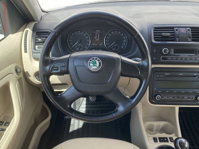 Škoda Roomster (2010) 1.6 16V, ČR, Comfort, TZ - fotka 11 z 17