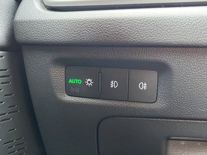 Škoda Octavia (2023) 1.5 eTSI 110kW m-Hev DSG Style - fotka 7 z 35