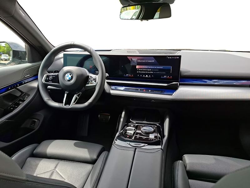 BMW Řada 5 520d xDrive M-Sport HuD Venti - fotka 13 z 16