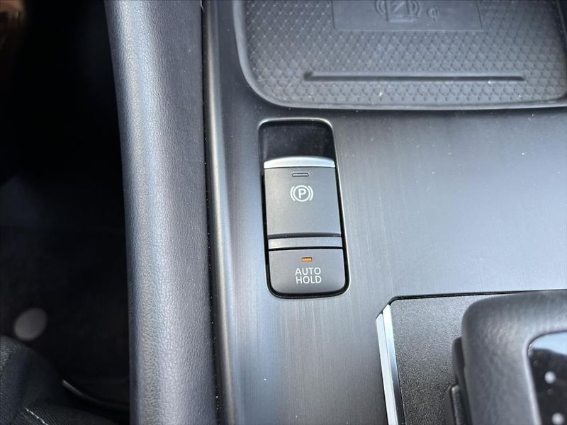 Nissan Qashqai 1,3 i AT N-Connecta - fotka 28 z 43