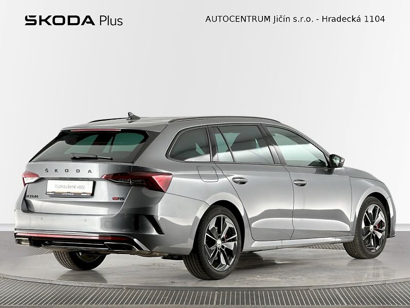 Škoda Octavia (2023) Combi 2.0TSI 180kW RS - fotka 2 z 34