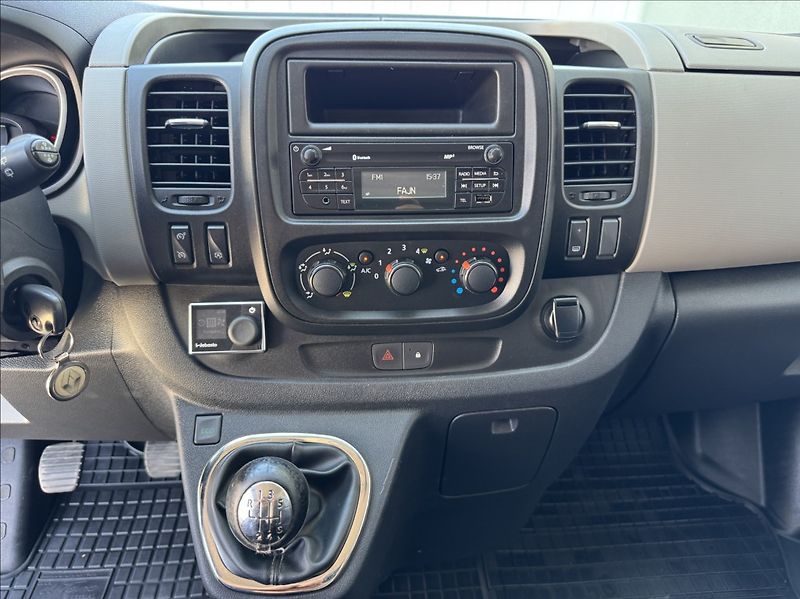 Renault Trafic 1,6 DCi 8míst WEBASTO tažné ČR - fotka 39 z 50