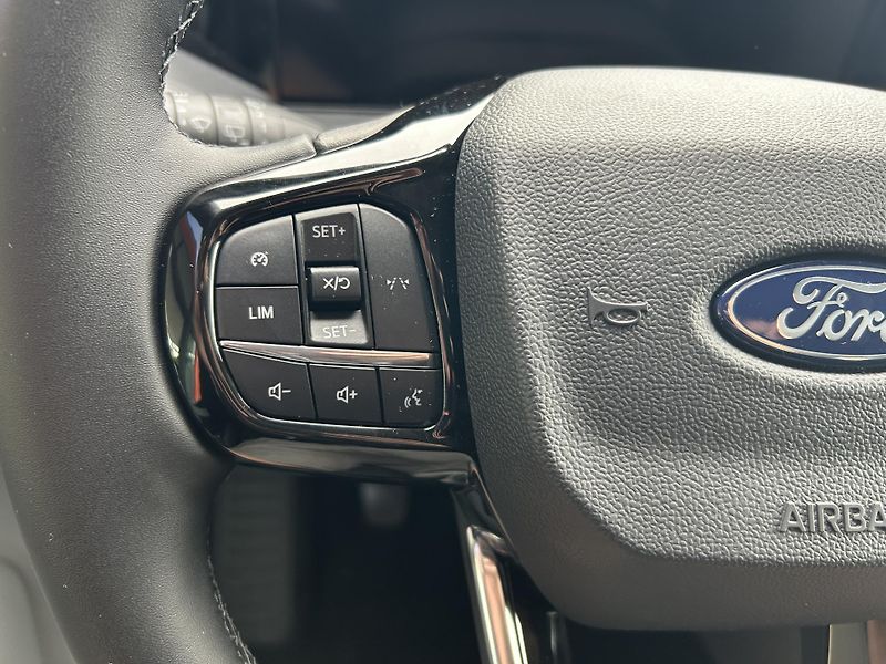 Ford Tourneo Custom Titanium L2 2.0 EcoBlue 110 kW - fotka 18 z 31