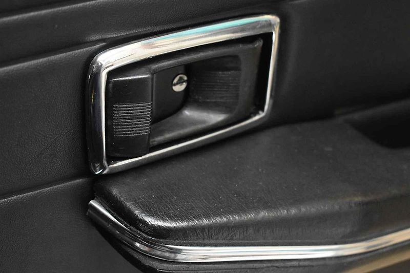 Sedan Škoda 720 je kompletní a provozuschopný