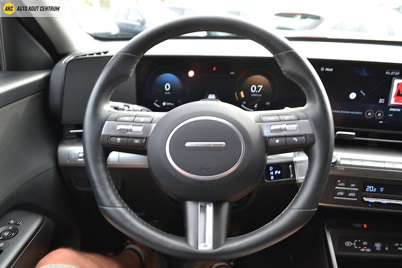 Hyundai Kona 1,6 T-GDI 2WD DCT SMART TECHNO - fotka 33 z 50