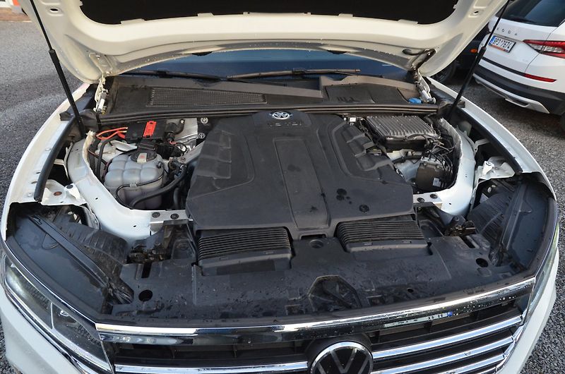 Volkswagen Touareg (2020) 3.0 TDi 200kW 4x4 / ČR / TAŽNÉ - fotka 10 z 44