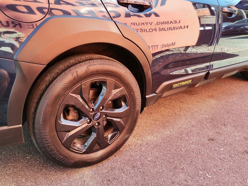Subaru Outback (2021) 2.5i 124kw F Cross ČR 1maj! - fotka 27 z 32
