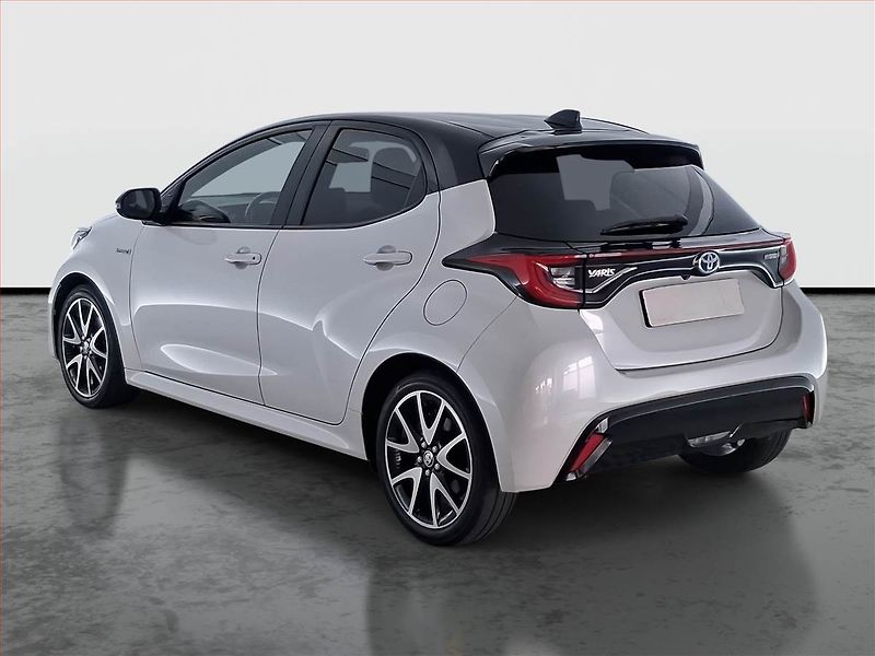 Toyota Yaris (2020) Kůže, Tempomat, Park. senzory, - fotka 4 z 19