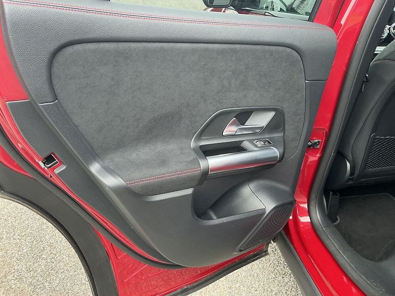 Mercedes-Benz GLA 250 e AMG s PLUG-IN HYBRIDNÍ T - fotka 22 z 25