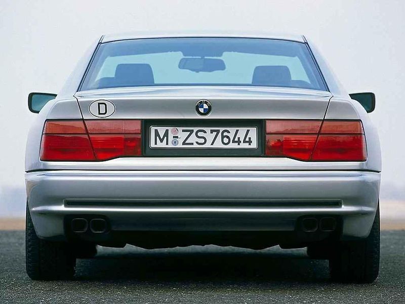 BMW řady 8 (E31).