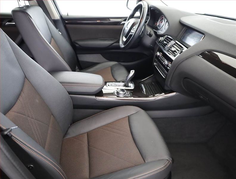 BMW X4 (2014) xDrive20d, 4X4, Automat - fotka 7 z 18