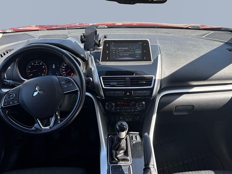 Mitsubishi Eclipse Cross (2020) 1.5 T-MIVEC 120KW - fotka 5 z 24