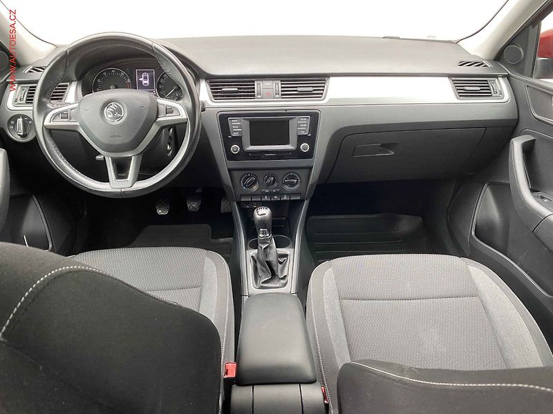Škoda Rapid (2016) 1.2 TSi, 2.maj,ČR, STK5/28 - fotka 8 z 16
