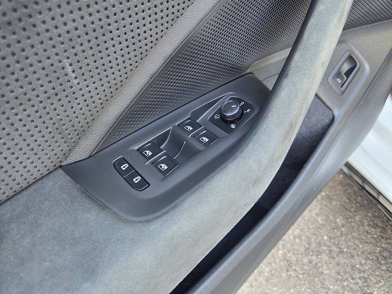 Škoda Superb (2026) 2.0 TDI Sportline - fotka 13 z 49