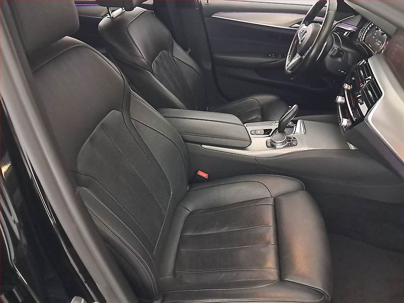 BMW Řada 5 (2018) M Sport 530d xDrive - fotka 9 z 25
