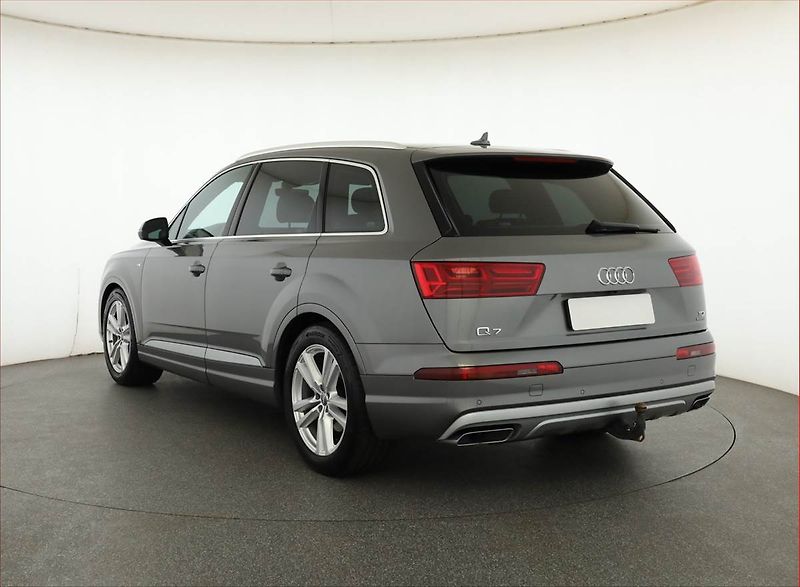 Audi Q7 (2017) S-Line 3.0 TDI - fotka 4 z 20