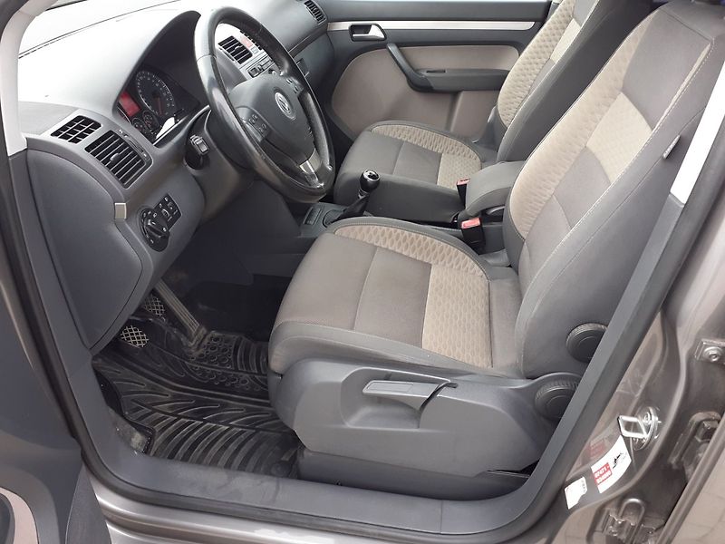 Volkswagen Touran (2007) Cross 2.0 TDi - fotka 18 z 32