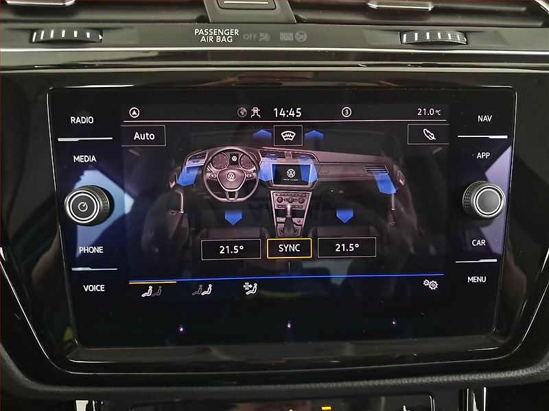 Volkswagen Touran (2023) 2.0 TDI - fotka 20 z 20