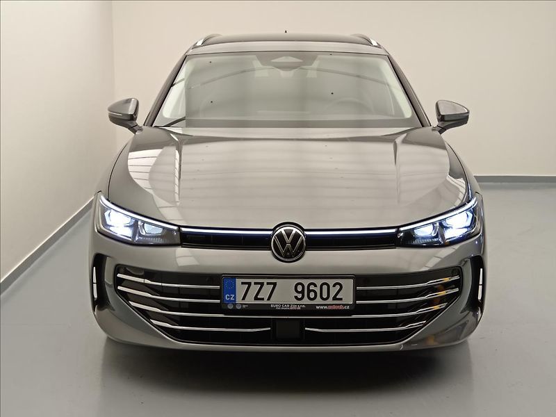 Volkswagen Passat 2,0 Elegance  TDI - fotka 2 z 19