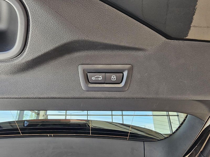 BMW X5 xDrive 30d - fotka 8 z 36