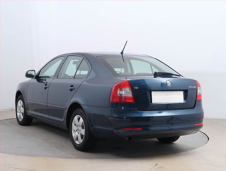 Škoda Octavia (2012) 2.0 TDI, Tempomat - fotka 4 z 15