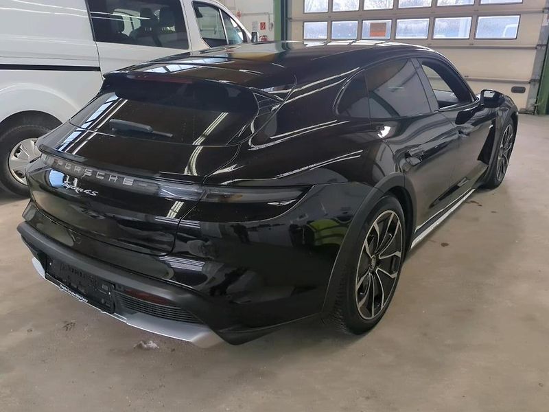 Porsche Taycan Cross Turisno 4S 93kWH - fotka 4 z 8