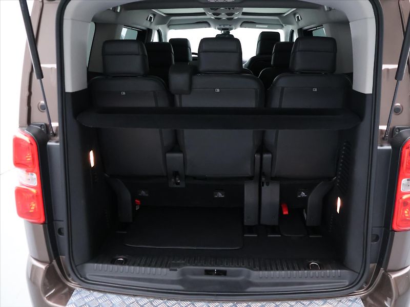 Citroën SpaceTourer 2,0 HDI 130kW Shine CZ DPH - fotka 10 z 38