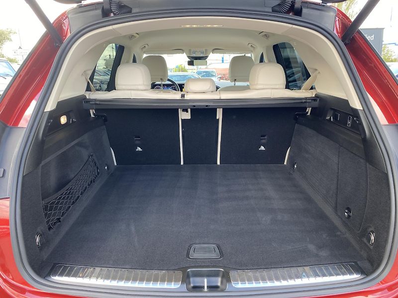 Mercedes-Benz GLE GLE 300 d 4MATIC AMG - fotka 16 z 28